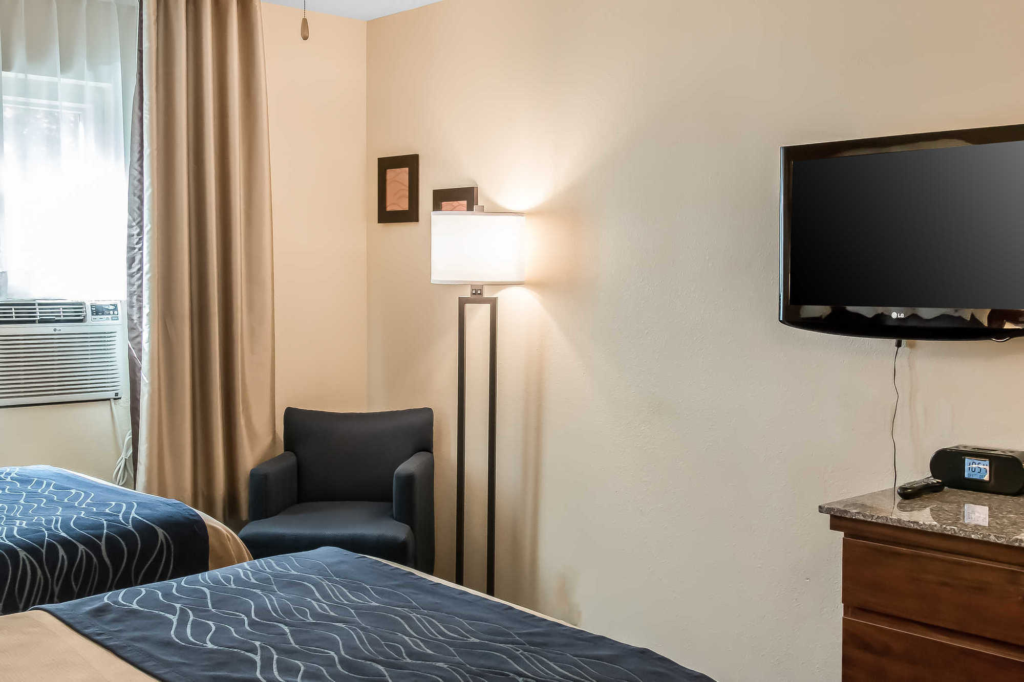 Comfort Inn Gaslamp Convention Center San Diego Room photo